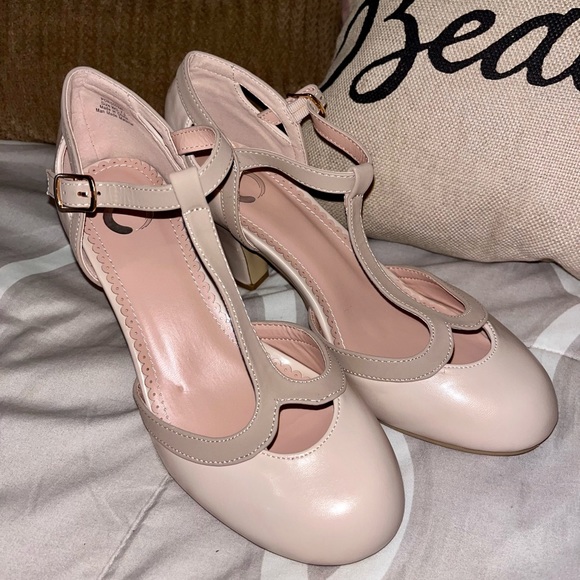 Mary Janes by Journee Collection. Size is 7 1/2W. - Picture 3 of 8